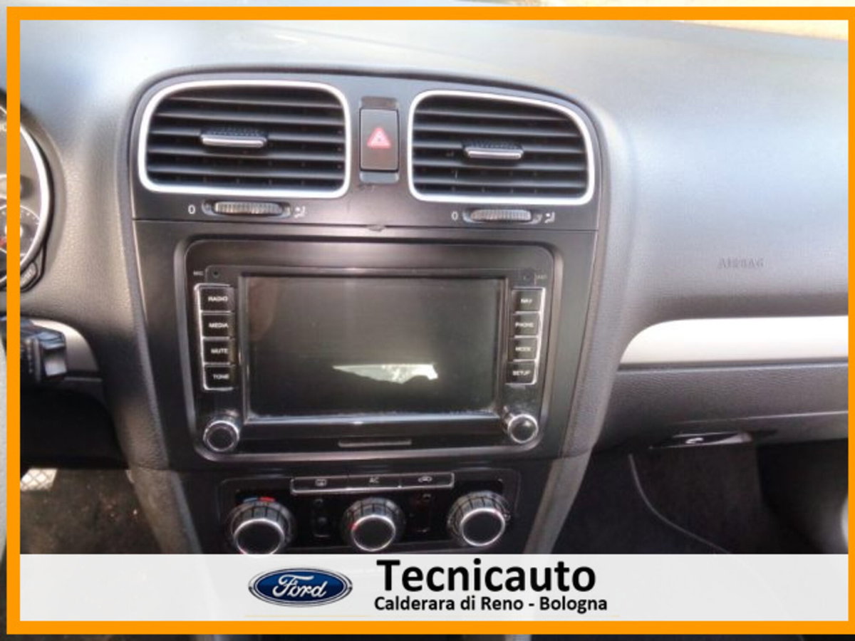 Volkswagen Golf 1.6 5p. Trendline BiFuel (17)