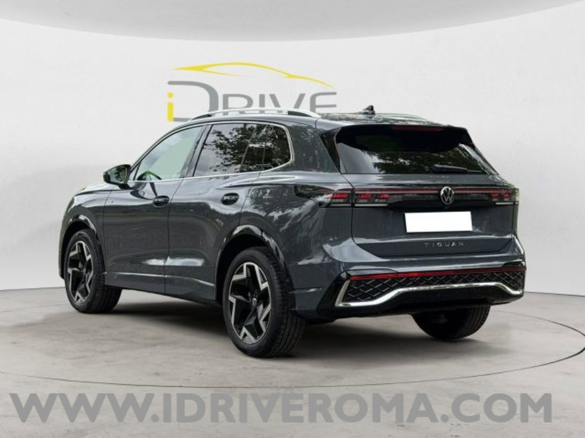 Volkswagen Tiguan Allspace 2.0 tdi R-Line 150cv dsg (4)