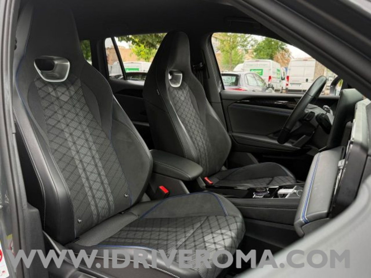 Volkswagen Tiguan Allspace 2.0 tdi R-Line 150cv dsg (8)