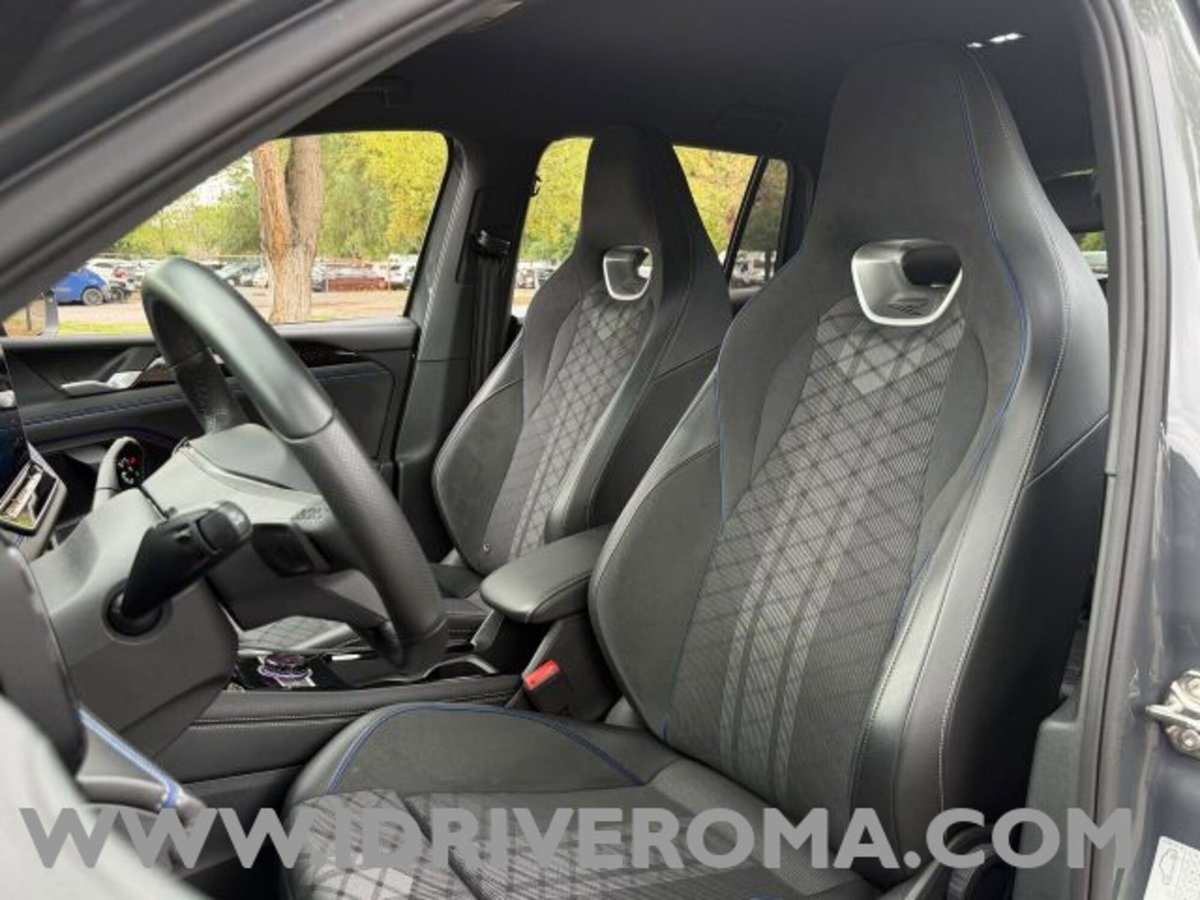 Volkswagen Tiguan Allspace 2.0 tdi R-Line 150cv dsg (9)