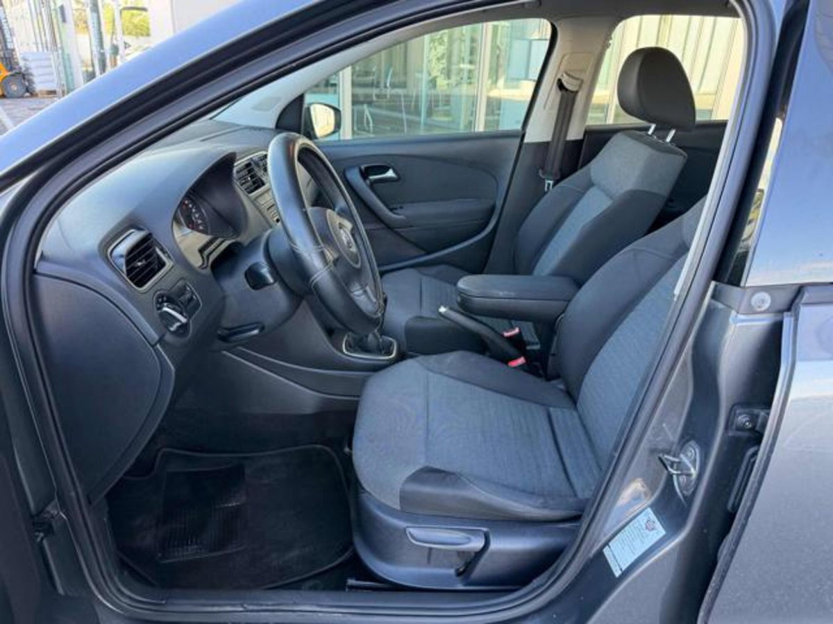 Volkswagen Polo 1.6 TDI DPF 5 porte Comfortline (9)