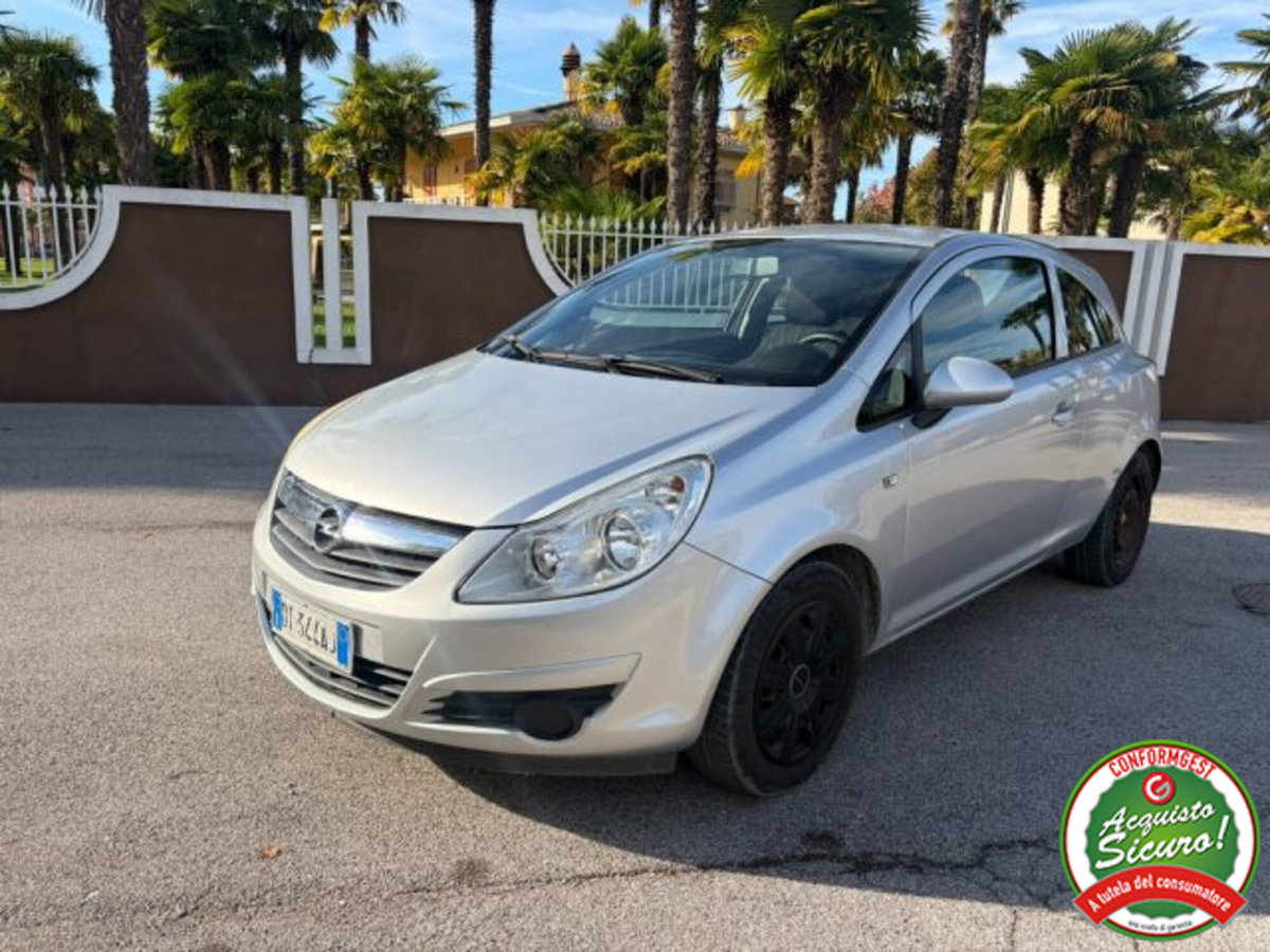 Opel Corsa 1.2 3 porte Club
