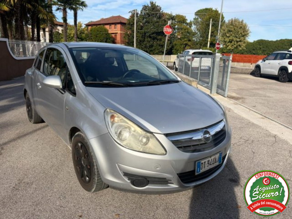 Opel Corsa 1.2 3 porte Club (10)
