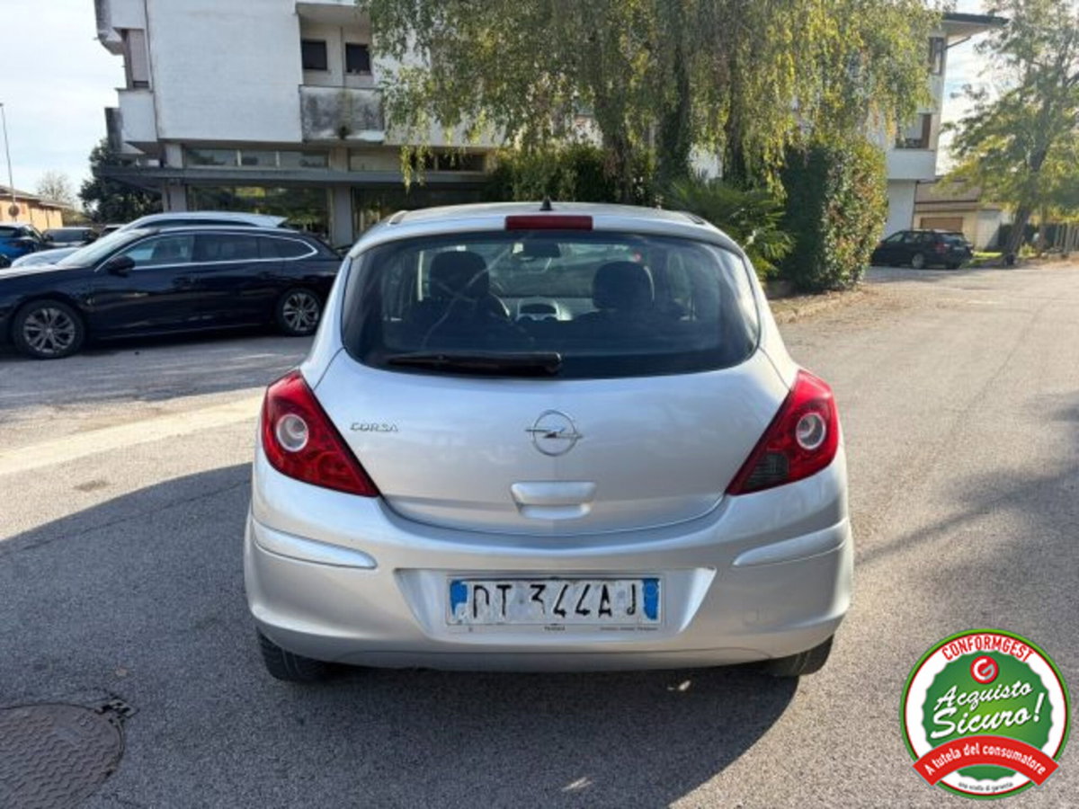 Opel Corsa 1.2 3 porte Club (3)