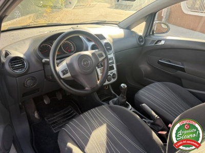 Opel Corsa 1.2 3 porte Club (6)