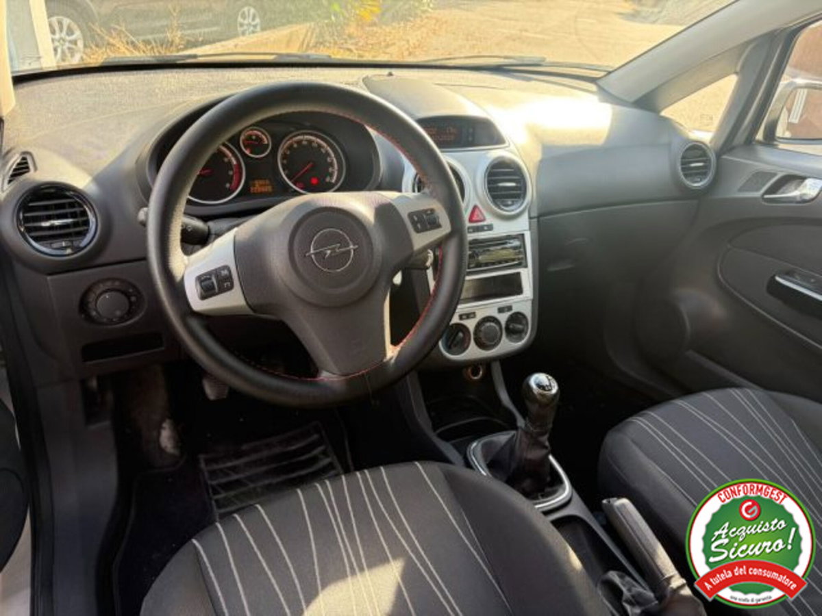Opel Corsa 1.2 3 porte Club (7)
