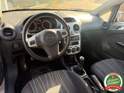 Opel Corsa 1.2 3 porte Club (7)