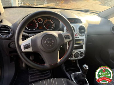 Opel Corsa 1.2 3 porte Club (8)