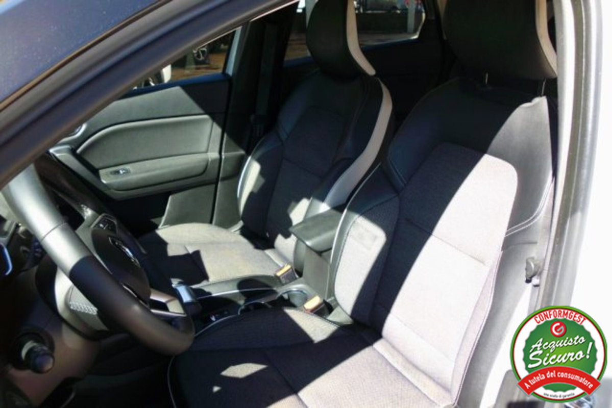 Renault Captur Full Hybrid E-Tech 145 CV Initiale Paris (11)