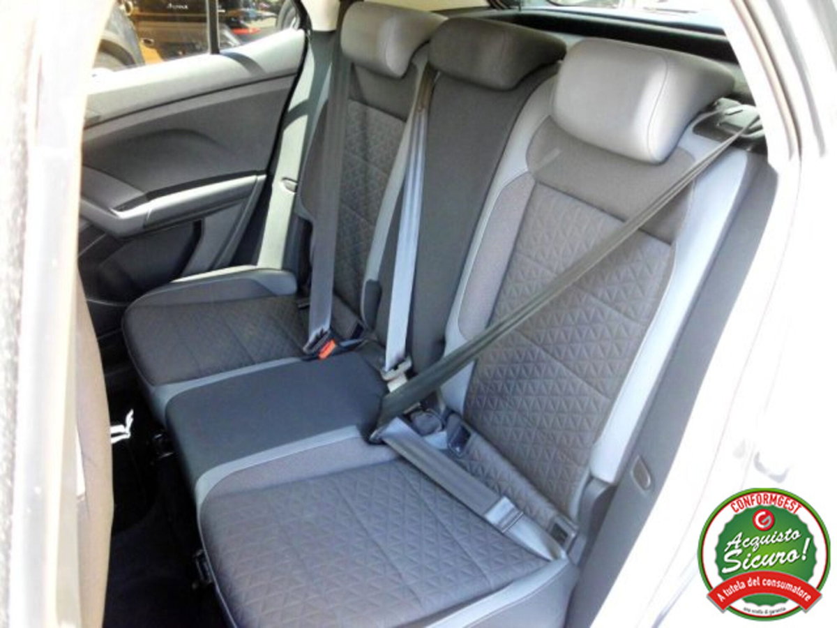Volkswagen T-Cross 1.0 TSI 110 CV DSG Style (12)