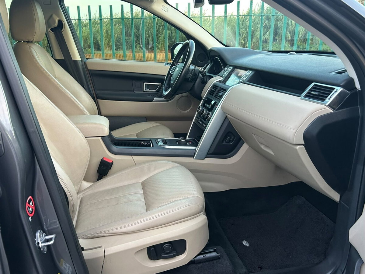 Land Rover Discovery Sport 2.0 TD4 180 CV HSE Luxury (16)