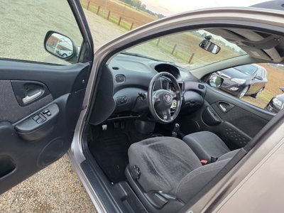 Toyota Yaris 16V cat 5 porte Sol (15)