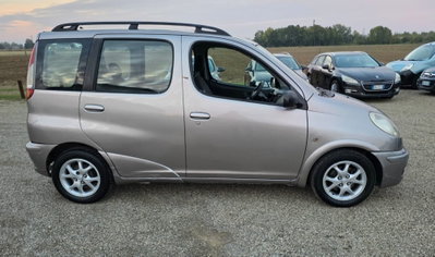 Toyota Yaris 16V cat 5 porte Sol (17)