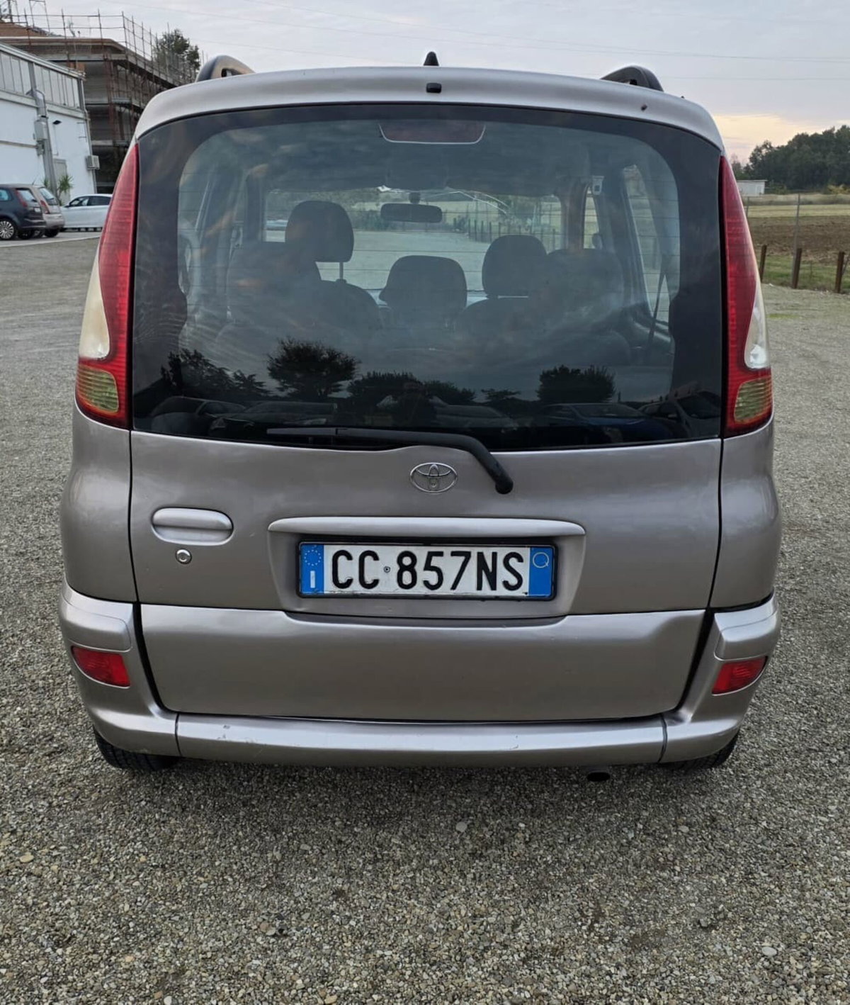 Toyota Yaris 16V cat 5 porte Sol (19)