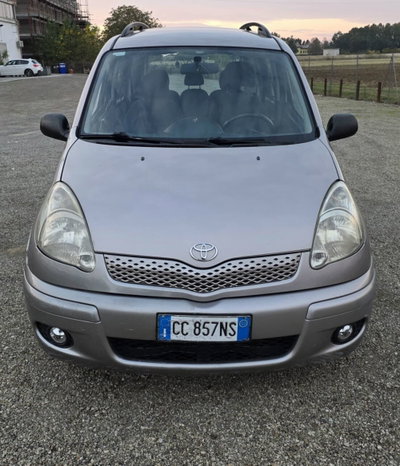 Toyota Yaris 16V cat 5 porte Sol (3)