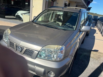 Nissan X-Trail 2.2 dCi Elegance (2)