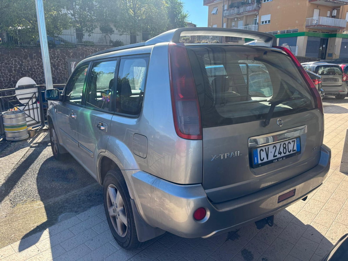 Nissan X-Trail 2.2 dCi Elegance (4)