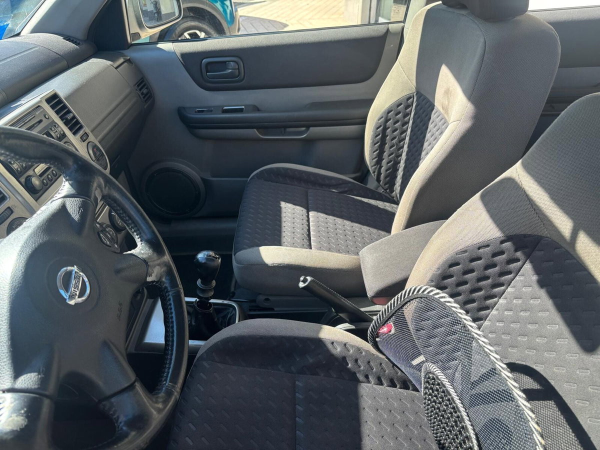 Nissan X-Trail 2.2 dCi Elegance (5)
