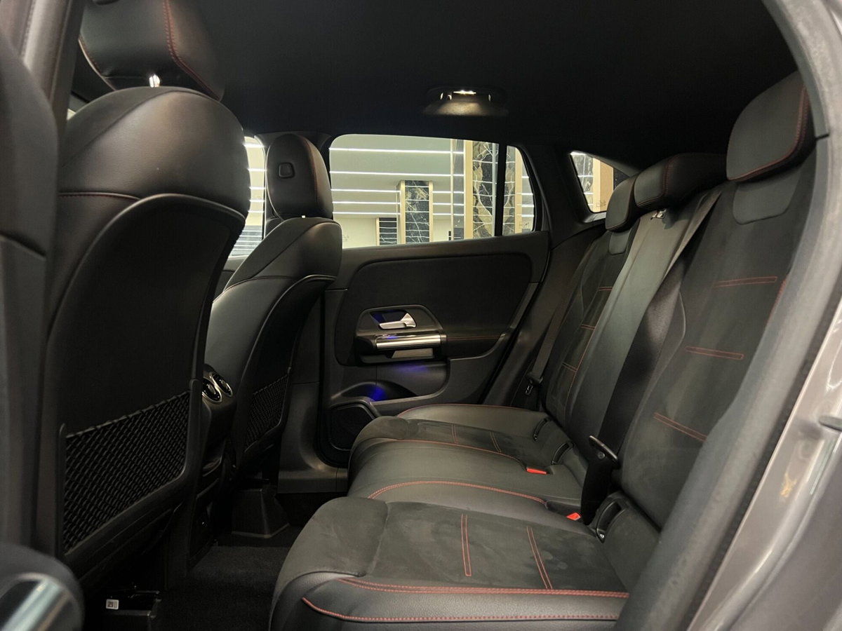 Mercedes-Benz GLA SUV 200 d Automatic 4Matic Premium (12)