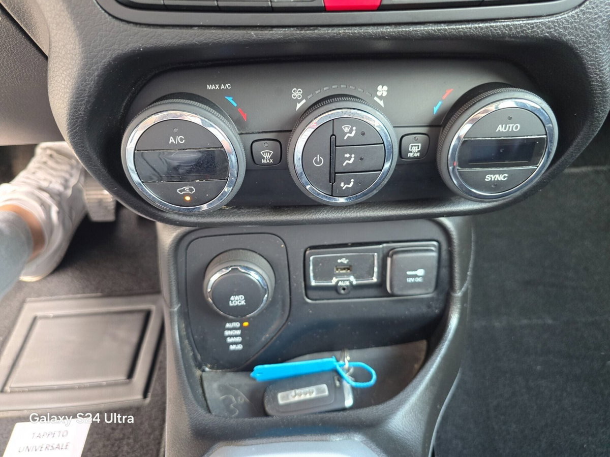 Jeep Renegade 2.0 Mjt 140CV 4WD Active Drive Limited (12)