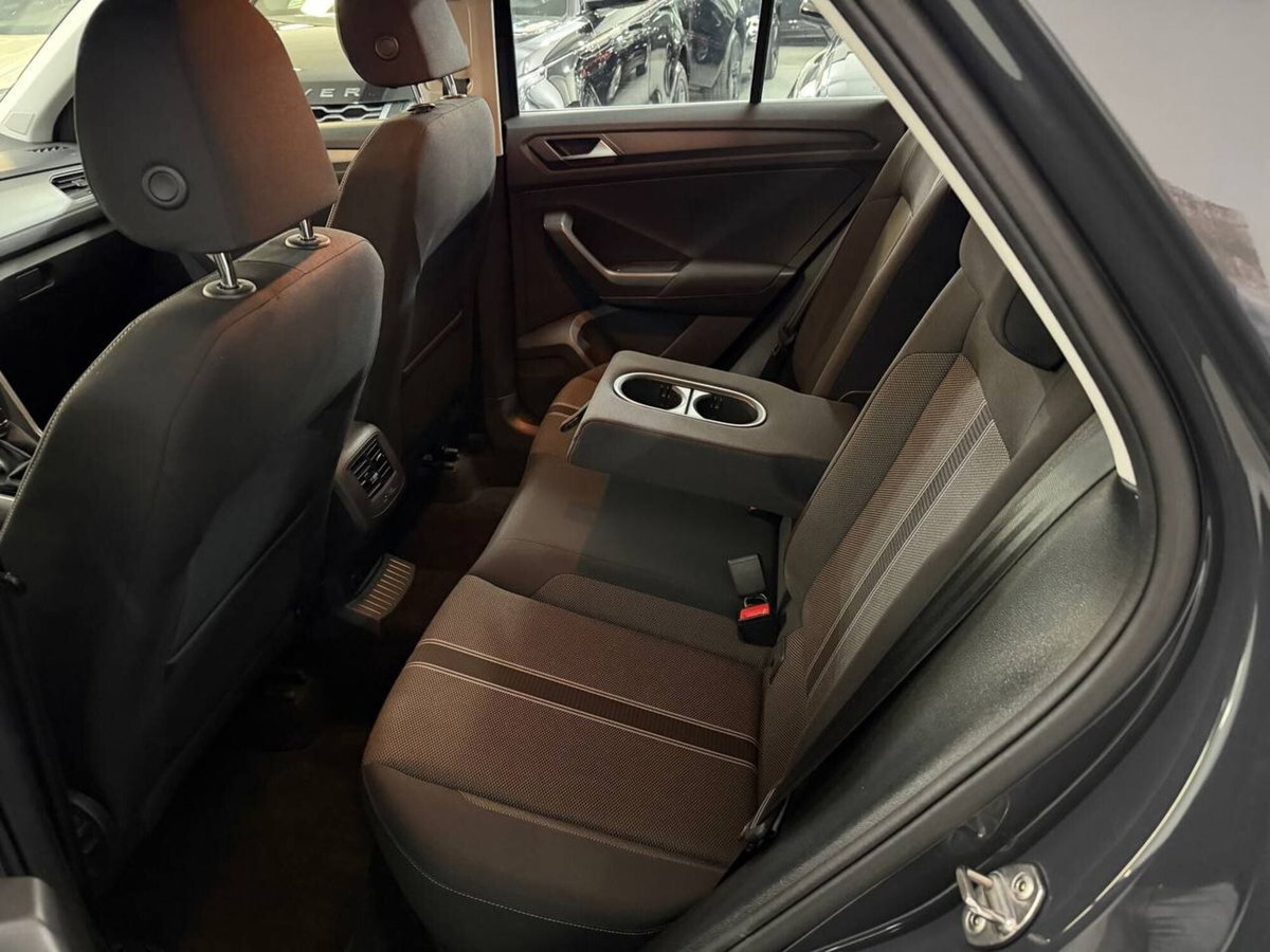Volkswagen T-Roc 1.6 TDI SCR Advanced BlueMotion Technology (9)