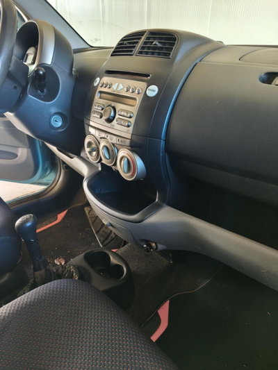 Daihatsu Sirion 1.0 12V Aki (18)