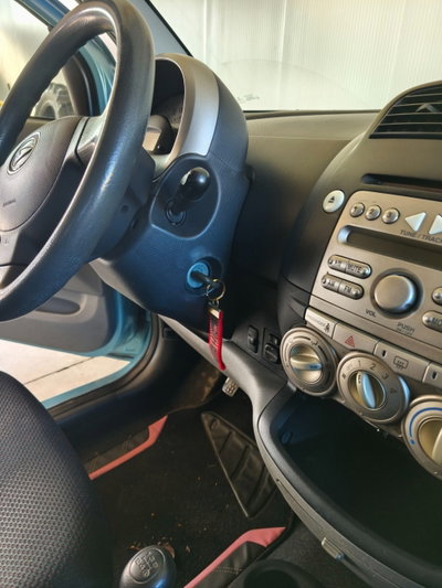 Daihatsu Sirion 1.0 12V Aki (19)