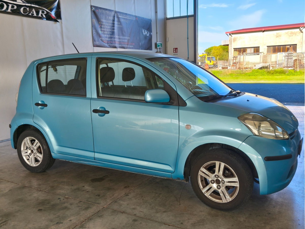 Daihatsu Sirion 1.0 12V Aki (3)
