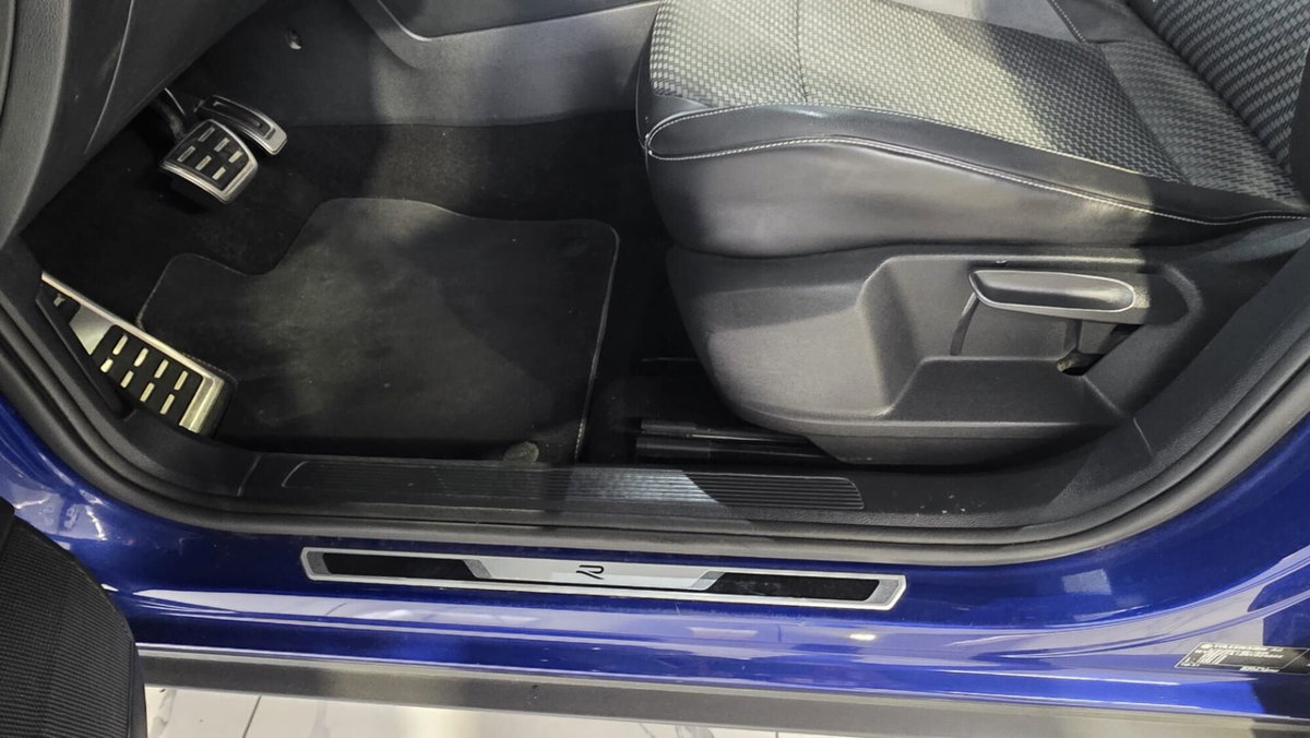 Volkswagen T-Roc 2.0 tsi R 4motion dsg (18)