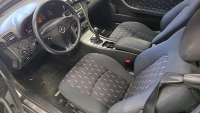 Mercedes-Benz Classe C Coupé 220 CDI cat Sportcoupé Avantgarde Sport (18)