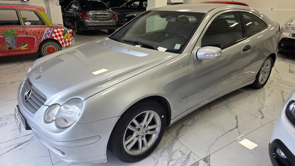 Mercedes-Benz Classe C Coupé 220 CDI cat Sportcoupé Avantgarde Sport (4)