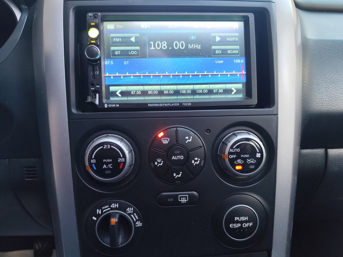 Suzuki Grand Vitara 1.9 DDiS 3 porte Offroad (10)