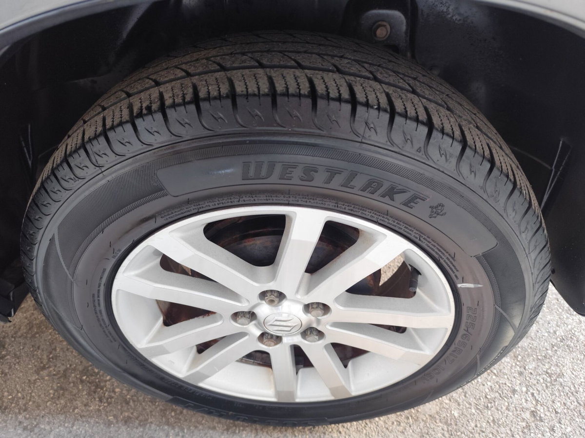 Suzuki Grand Vitara 1.9 DDiS 3 porte Offroad (11)