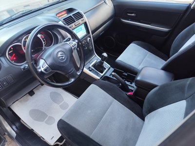 Suzuki Grand Vitara 1.9 DDiS 3 porte Offroad (19)