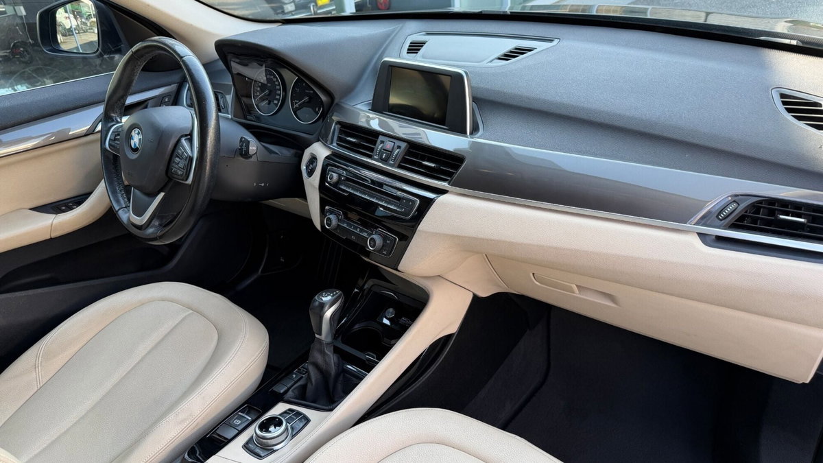 BMW X1 sDrive18d xLine (8)