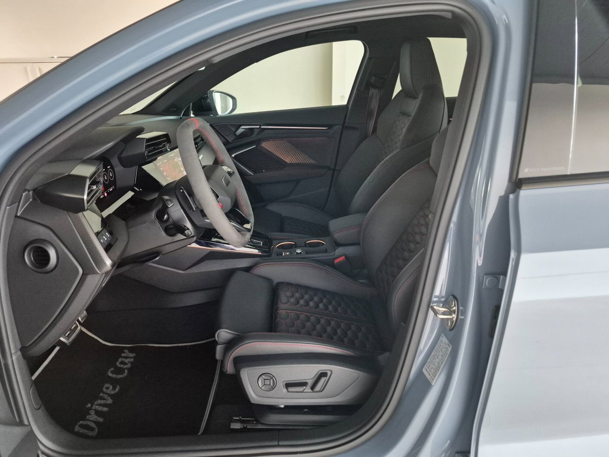 Audi RS 3 Sportback 3 TFSI quattro S tronic (11)
