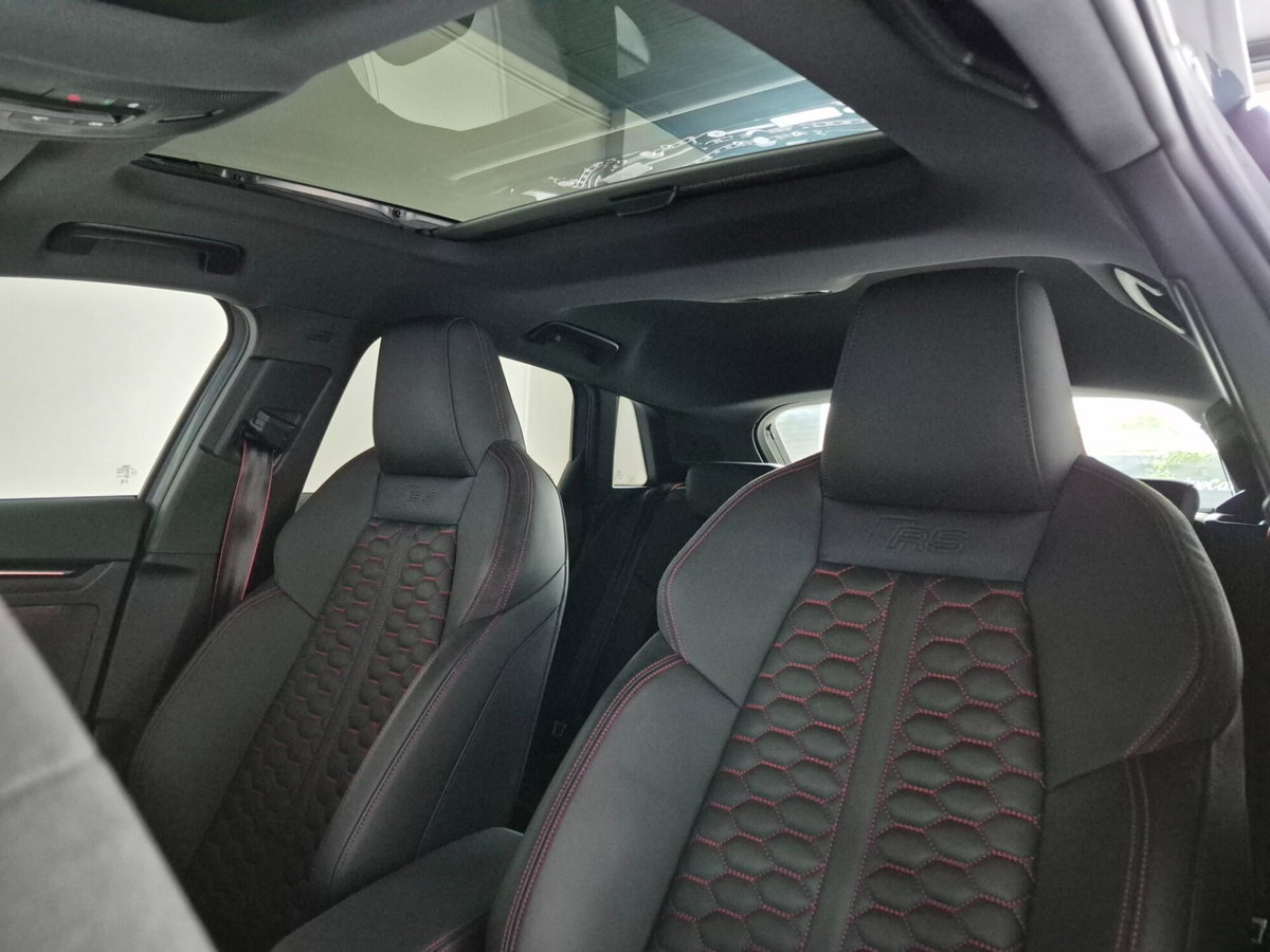 Audi RS 3 Sportback 3 TFSI quattro S tronic (13)