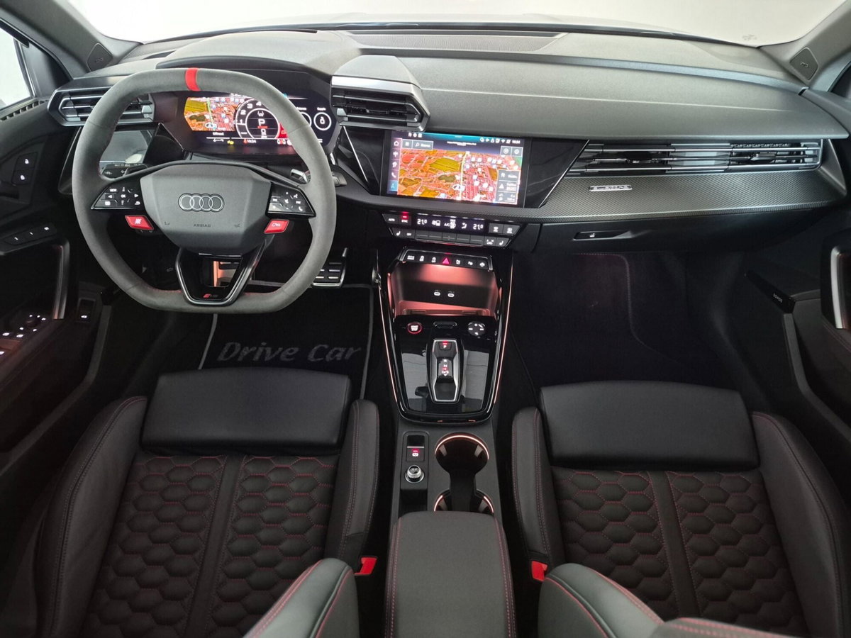 Audi RS 3 Sportback 3 TFSI quattro S tronic (2)