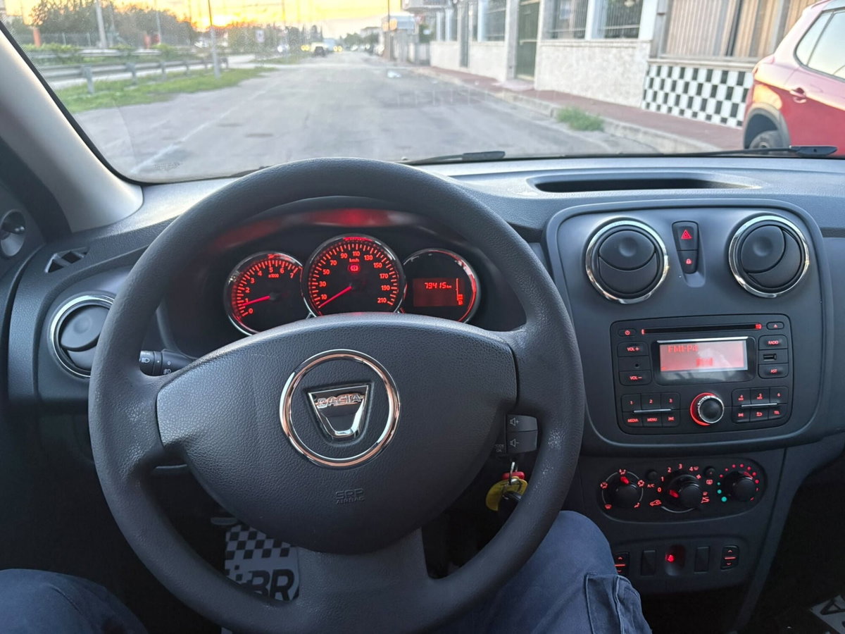 Dacia Sandero 1.2 75CV Lauréate (10)