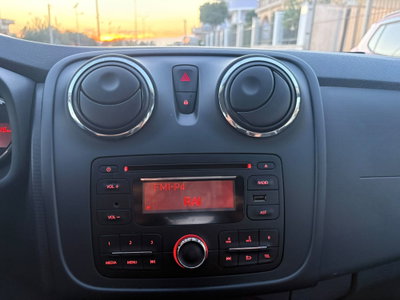 Dacia Sandero 1.2 75CV Lauréate (12)