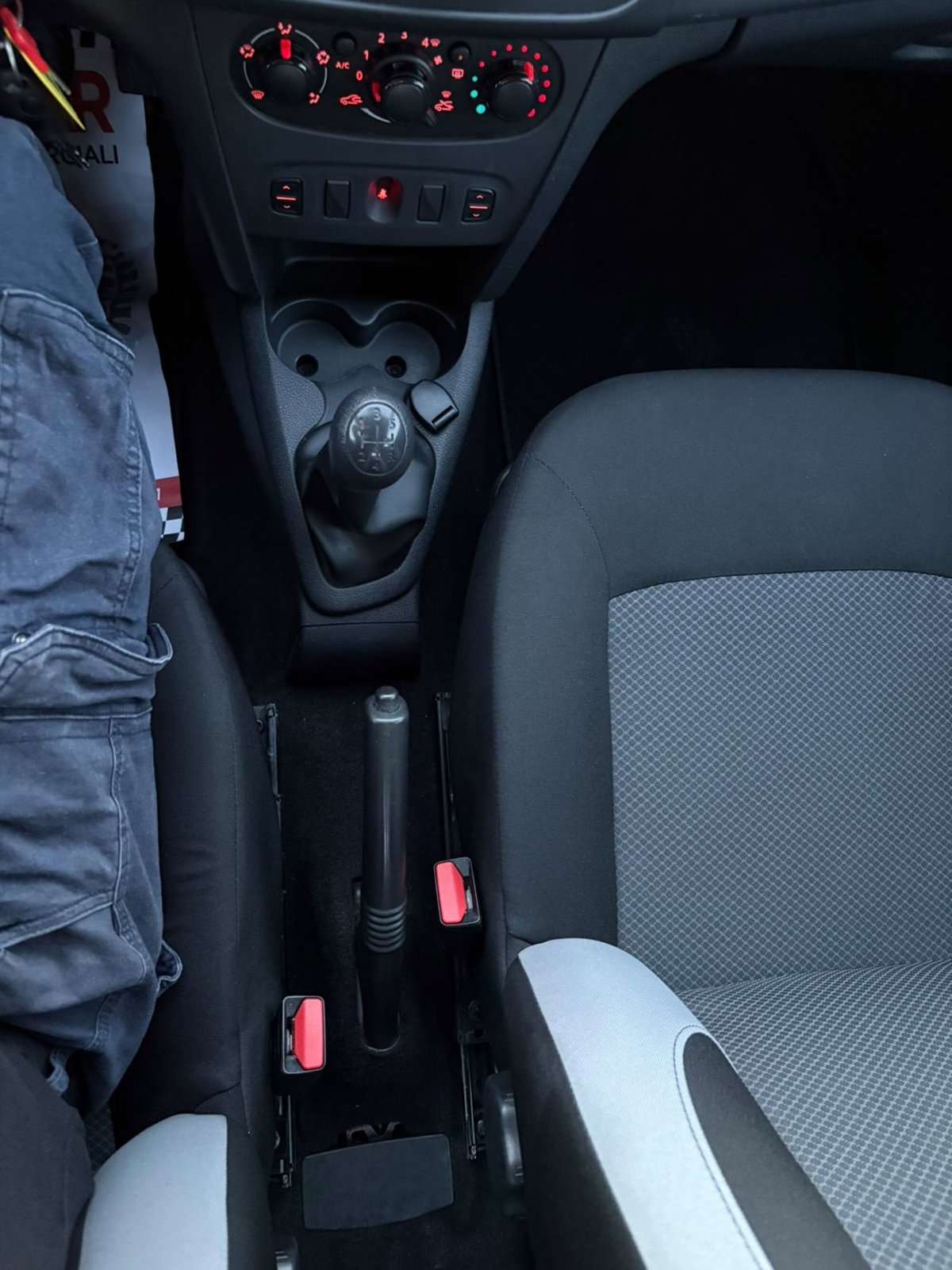 Dacia Sandero 1.2 75CV Lauréate (14)