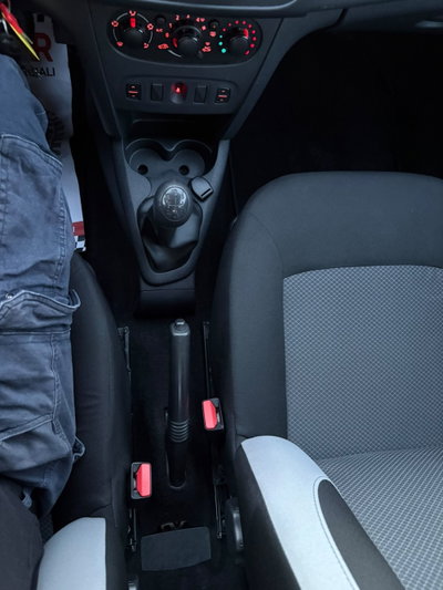 Dacia Sandero 1.2 75CV Lauréate (14)