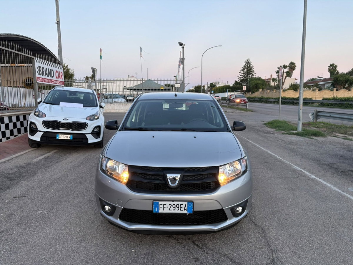 Dacia Sandero 1.2 75CV Lauréate (2)