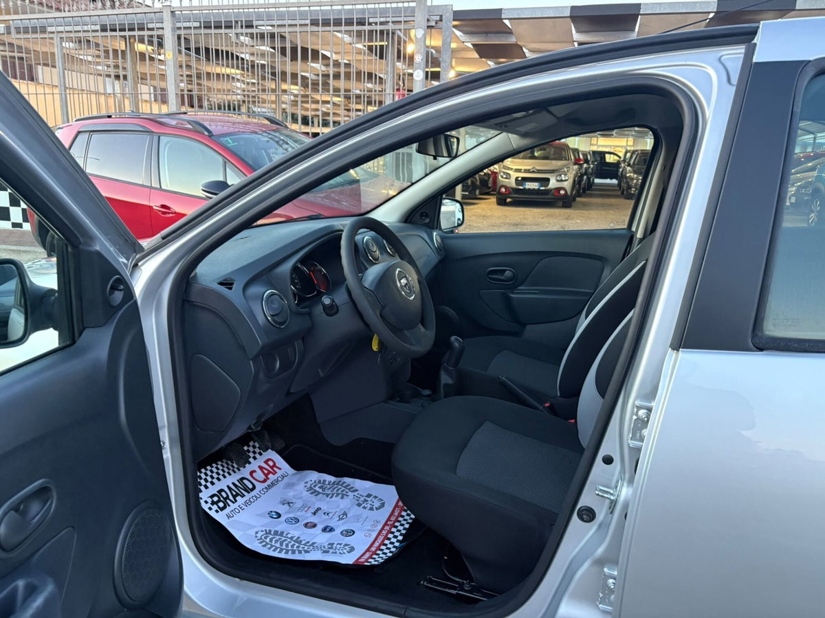 Dacia Sandero 1.2 75CV Lauréate (9)