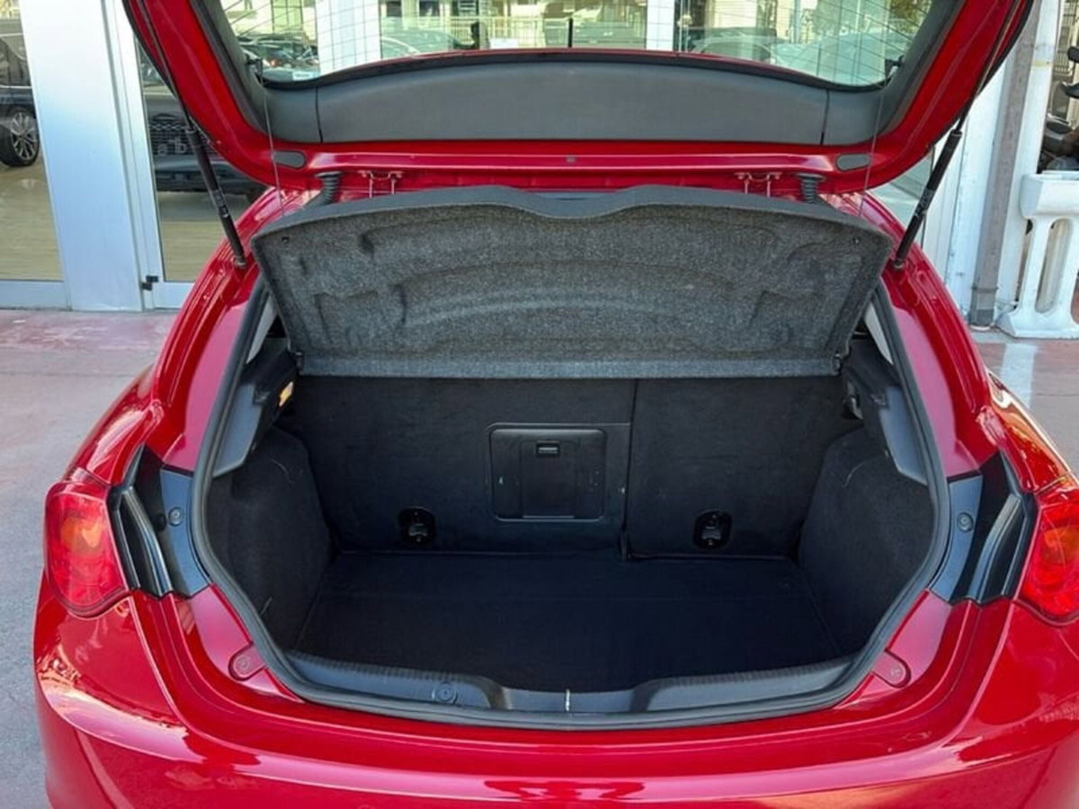 Alfa Romeo Giulietta 1.6 JTDm Ti 120cv (16)