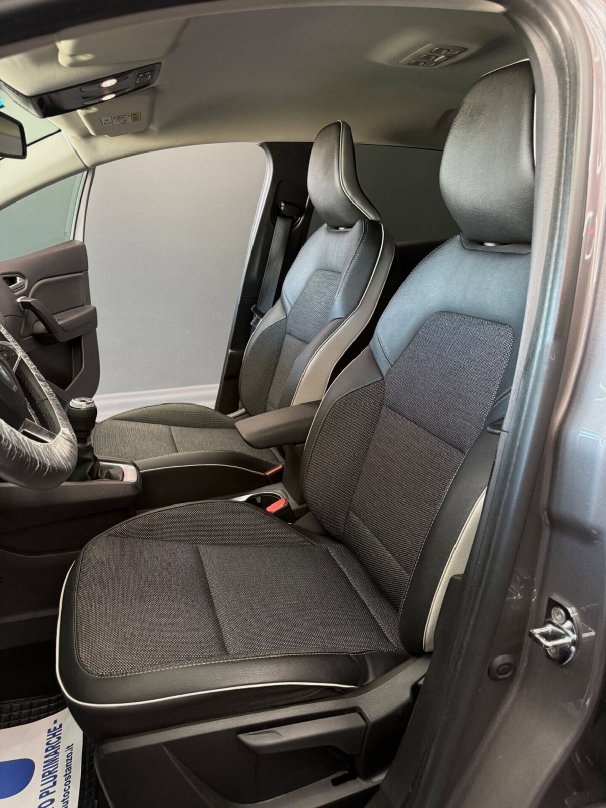 Renault Captur TCe 100 CV GPL FAP Intens (17)