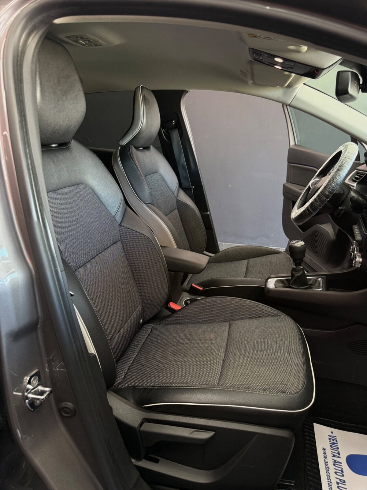 Renault Captur TCe 100 CV GPL FAP Intens (18)
