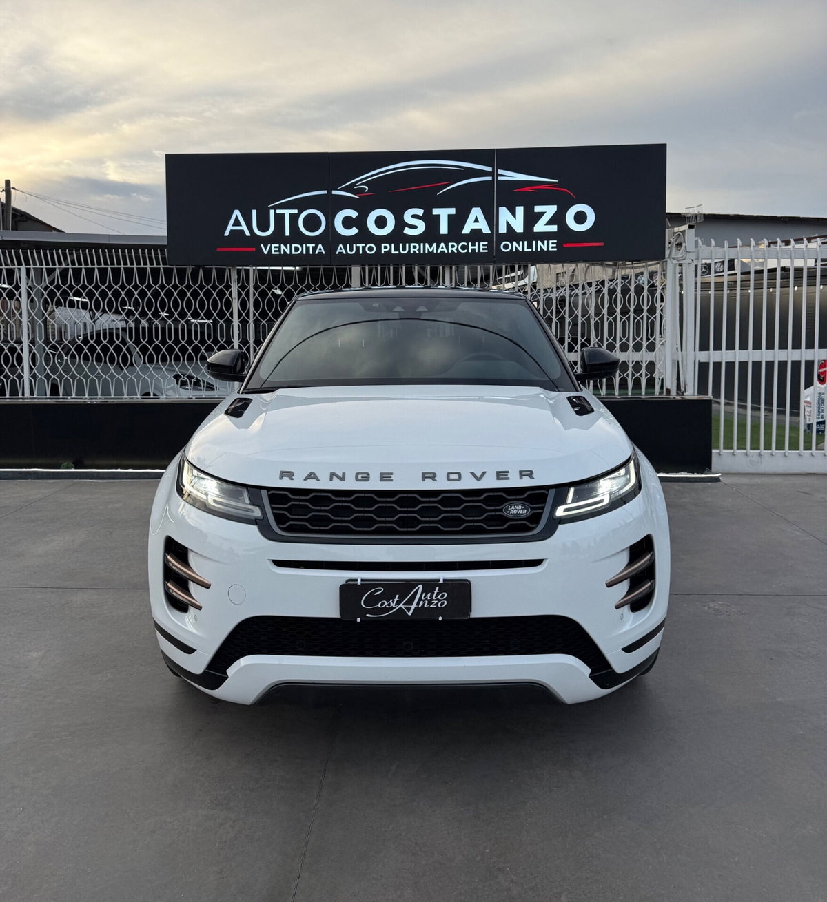 Land Rover Range Rover Evoque 2.0D I4-L.Flw 150 CV AWD Auto R-Dynamic (2)