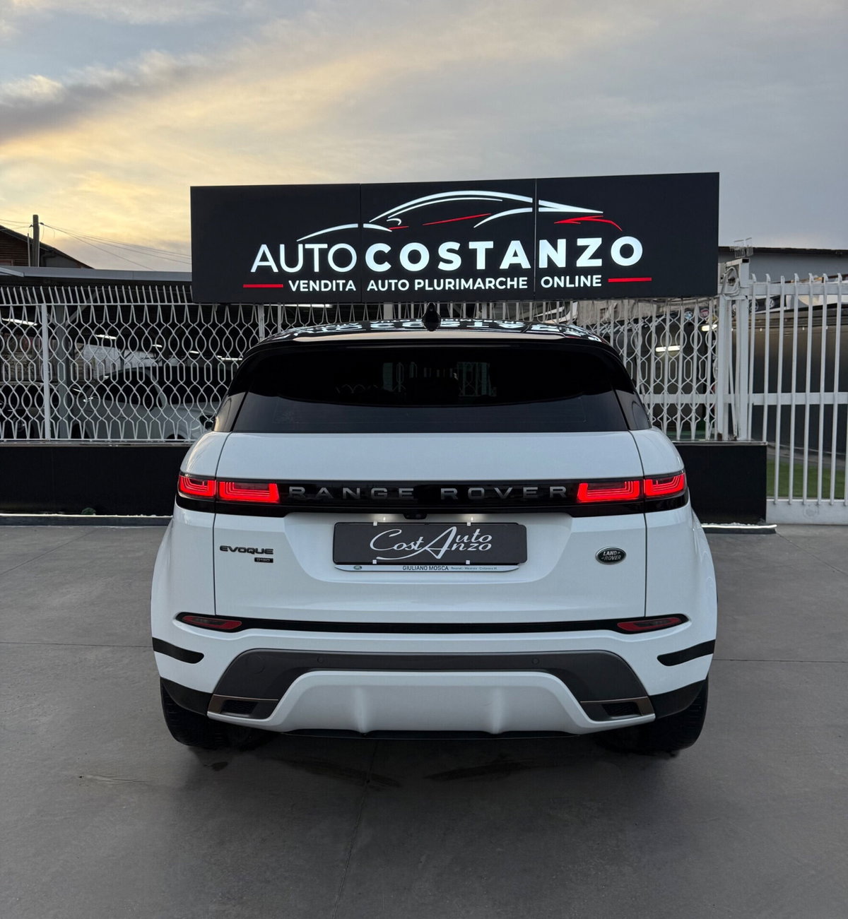 Land Rover Range Rover Evoque 2.0D I4-L.Flw 150 CV AWD Auto R-Dynamic (5)