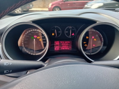 Alfa Romeo Giulietta 1.6 JTDm-2 Distinctive (10)